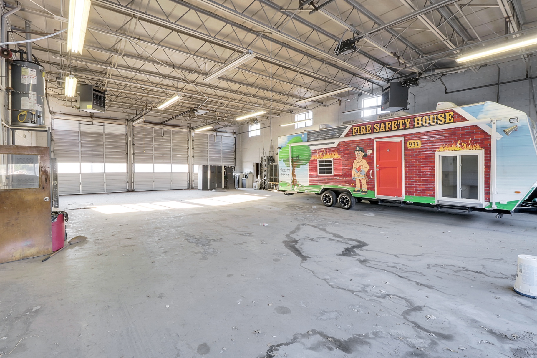 Existing apparatus bay interior of the Hurst fire station